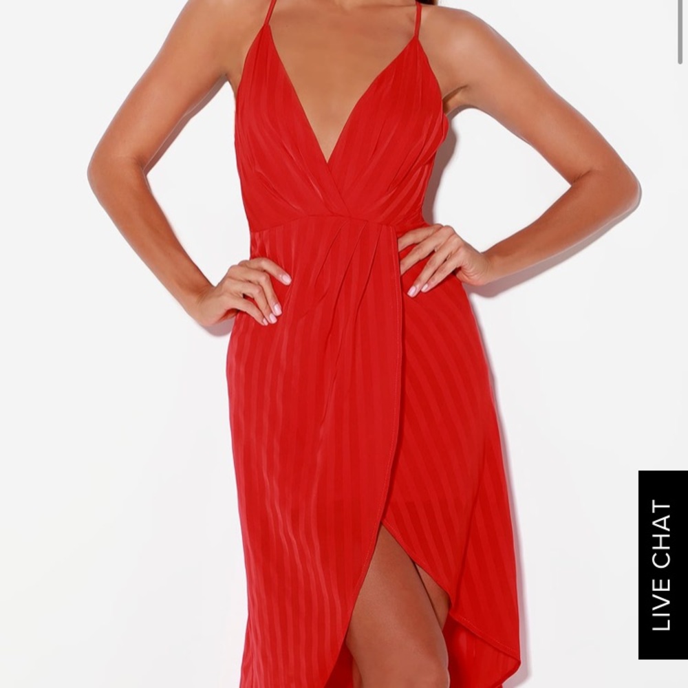 BEAUTIFUL never been worn red Lulus dress.
